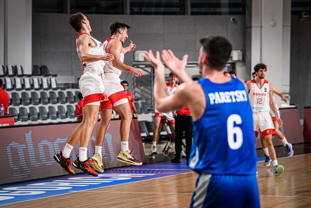 הספרדים חגגו (FIBA)
