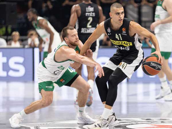 ימשיך בחמישייה? מדר (GETTY, Srdjan Stevanovic)