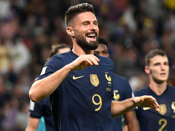 (GETTY, Clive Mason)