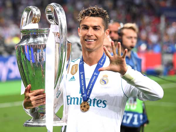 מגדולי השחקנים בהיסטוריית הכדורגל (GETTY)