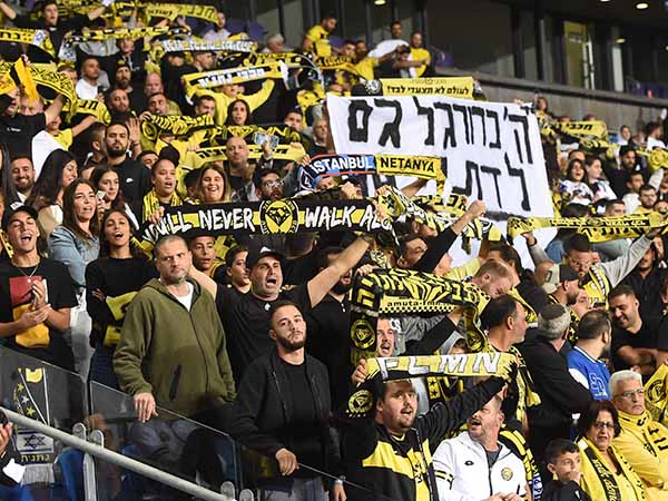 ידחפו את הקבוצה לניצחון גדול? אוהדי נתניה (ברני ארדוב)
