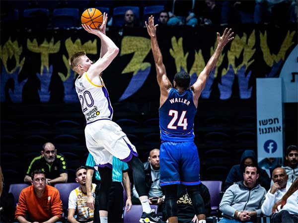 להט מעבר לקשת (FIBA)