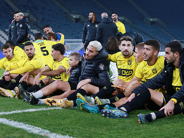 רק תן לאוהדים לחלום (אלן שיבר)