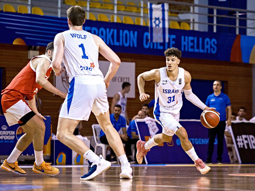 יעקב את וולף. לטורקים לא היו תשובות (FIBA)