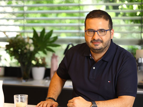 יו"ר של חברה מצליחה מאוד. ינאי  (רונן פדידה)