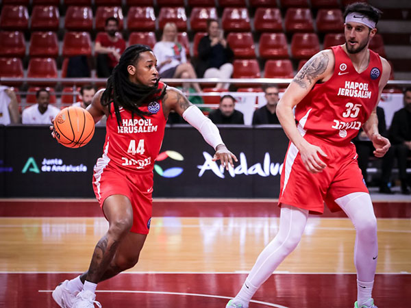 סמית'. מאוכזב (FIBA)