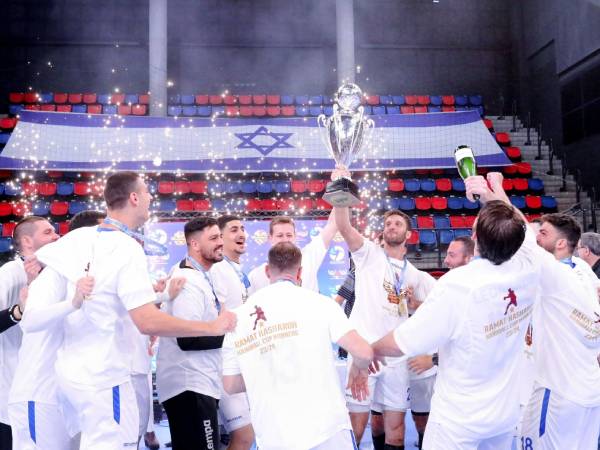 היסטוריה בכדוריד (הדר ואן קולא, איגוד הכדוריד)