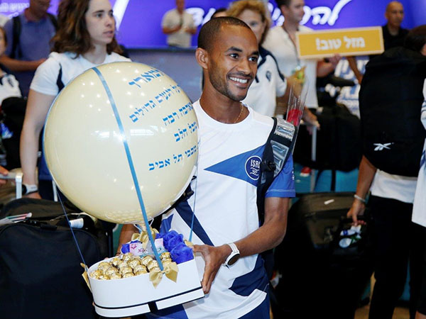 מאורו טפרי, גם רצי המרתון חזרו מפריז (אלן שיבר)