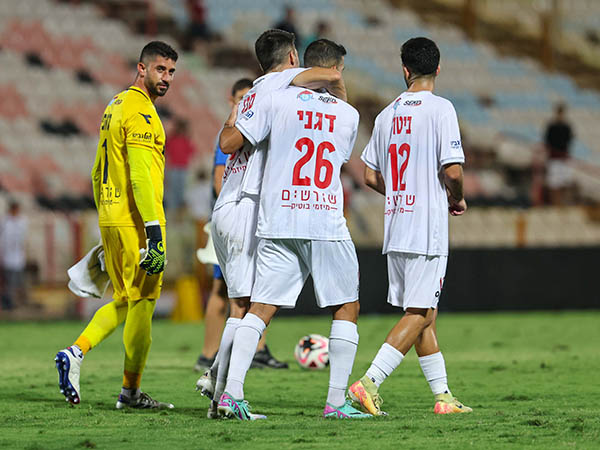 “שמח על השערים“ (לירון מולדובן)