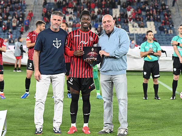 אילוז` יאו זכה לטקס פרידה (ברני ארדוב)