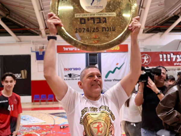 (הדר ואן קולא, איגוד הכדוריד)