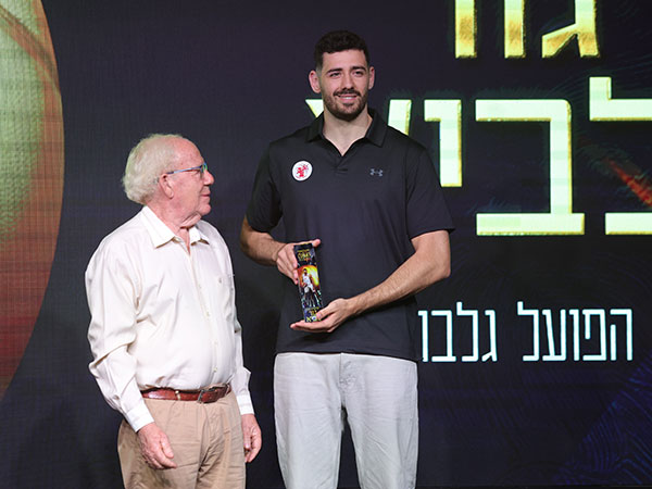 לביא. פרס אחרי פרס (אלן שיבר)