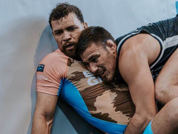 “הוא קרוב ל-UFC“. רופי ועילאי ברזילי (צילום: Nicolas silva)