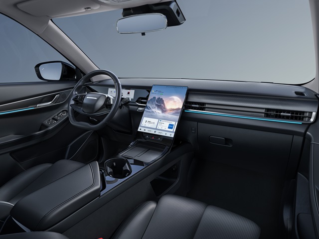 רשימת האבזור דומה למדי בין שלושת יחידות ההנעה