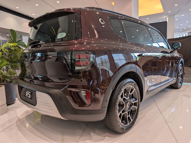 סמאט #5 - רכב פנאי גדול, D-SUV עם 5 מושבים ותא מטען ענק