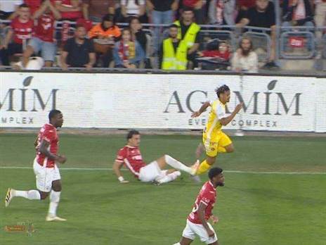 הנעיצות הולכות ונעלמות (צילום מסך)