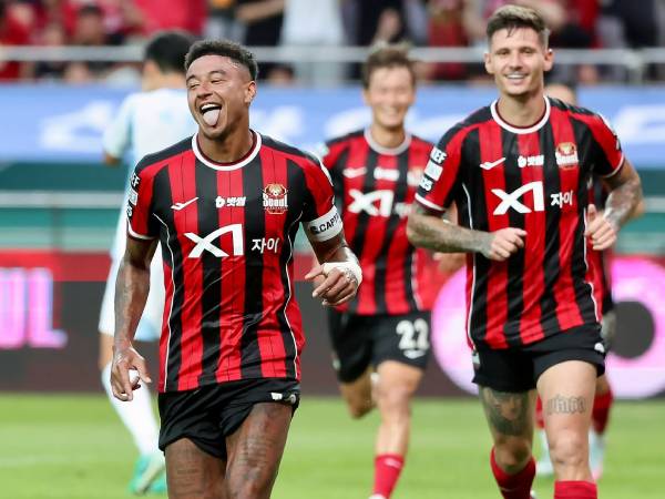 שיתף פעולה גם עם לינגארד FC서울 (FC Seoul) )