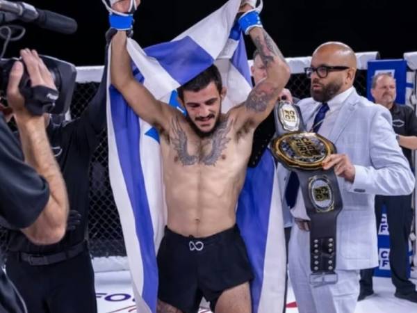 חוזר להגן על התואר. אלדי (מתוך האינסטגרם של משה אלדי)