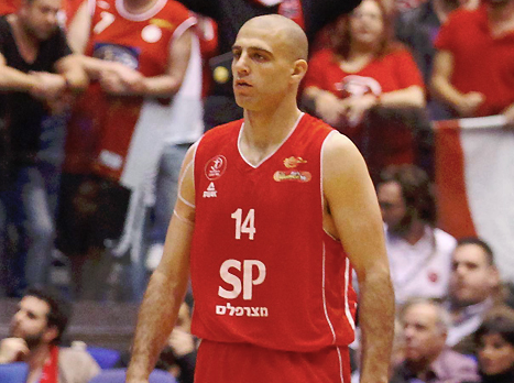 אוהדי הפועל רק אשמים. לימונד. צפו בתקציר הניצחון של הפועל ת"א על אילת