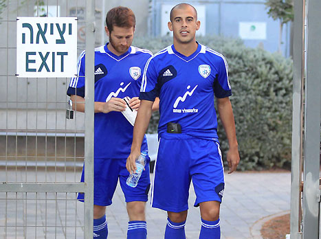 קפטן מכבי הוא עוף מוזר, והוא יודע זאת (אלן שיבר)