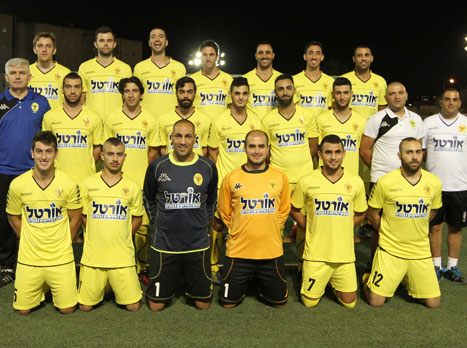 יוצאים לדרך ארוכה. שחקני בית"ר נורדיה (אורן בן חקון)