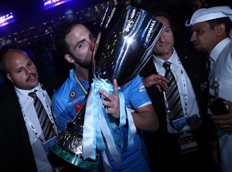 ה-איש של נאפולי. היגוואין (gettyimages)