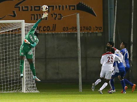 חזר מהטיול בהודו. אדל (עודד קרני)