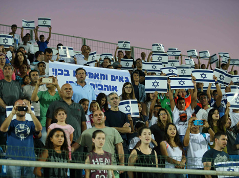 הקהל הגיע לתמוך (אלן שיבר)