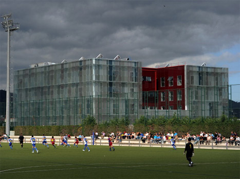 חלק מהשחקנים שגרו בלה מאסיה אולצו לעזוב (Getty)