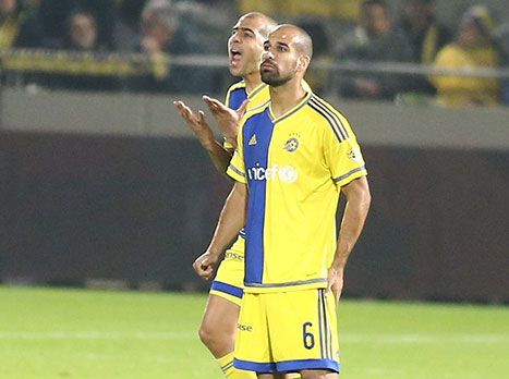 הצהובים ירדו למחצית בפיגור 2:0 ועם הרבה עצבים (אלן שיבר)