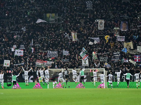 הצמרת באיטליה התהפכה (AFP)