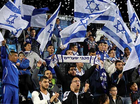 אוהדי שעריים חוגגים תואר ראשון (אלן שיבר)