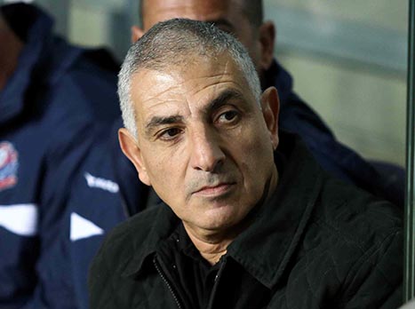 גולן החליט שרואש לא ישמש כקפטן. ההחלטה גרמה לזעם (אלן שיבר)