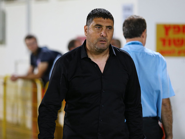 לא בטוח אם הוא מרוצה או מאוכזב. נעים (לירון מולדובן)