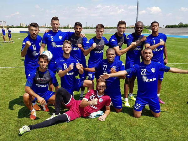 סילבס מרוצה, בינתיים (צילום: האתר הרשמי של ק"ש)