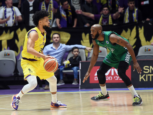 ריינולדס התעורר ברבע השני (FIBA)