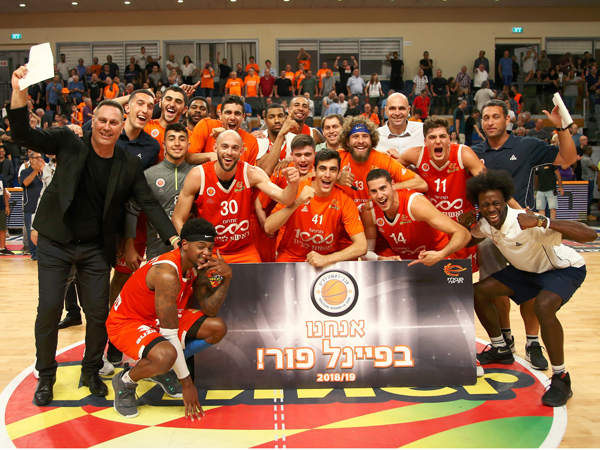 יקוו להחזיר את האליפות לעיר היין אחרי שלוש שנים. ראשל"צ חוגגת הערב (צילום: אלן שיבר)