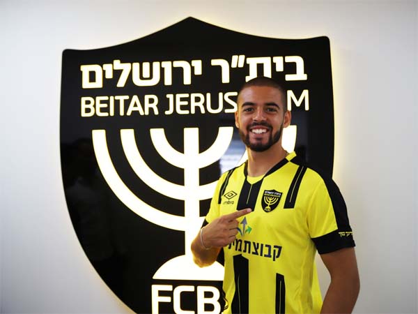 ורדאסקה במדים החדשים (בית"ר ירושלים, רשמי)