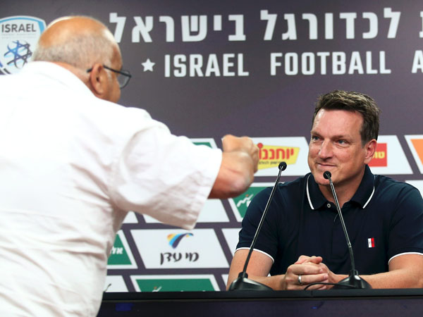 הוציא חיוך ממאמן הנבחרת (אלן שיבר)