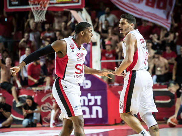 שוכמן ורודריגז. אלי הופ גדול (עודד קרני)