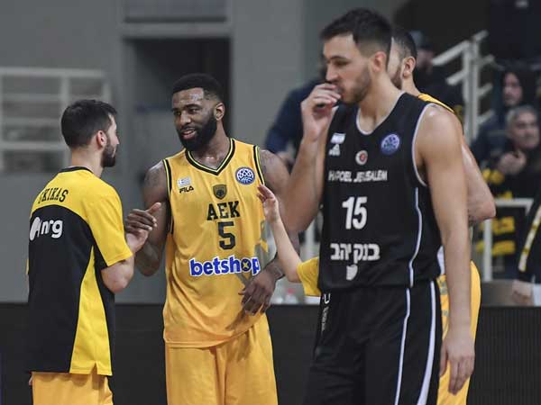 (FIBA)