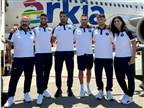 נתב"ג של דמעות: ההמראה המרגשת של המשלחת