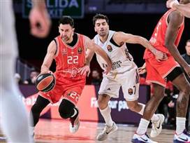 מוציא את המיציץ` (GETTY)