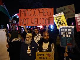 (Photo by HENRY NICHOLLS / AFP via Getty Images)