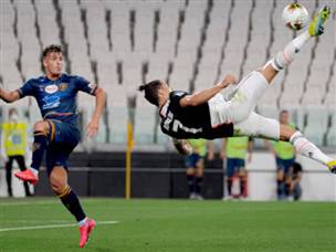 בעיטת המספרת של CR7 לא מצאה הפעם את הרשת (GETTY)