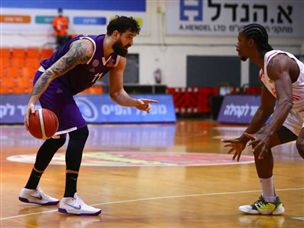 ג'ו אלכסנדר. איבוד שלו לקראת הסיום הכריע את המשחק (לירון מולדובן)