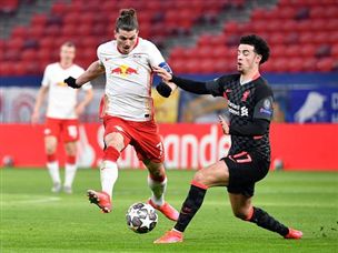 סאביצר, מסירה רשלנית שהובילה לשער הראשון (getty)