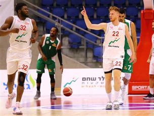 עמית זיס. הוביל את חבריו לפלייאוף (לירון מולדובן, מנהלת הליגה לכדורסל)