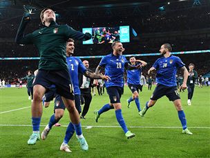 והתקרבו לגביע השני בתולדותיהם (GETTY)