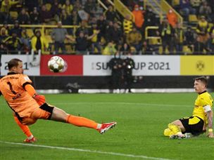 נוייר הציל את הבווארים בפתיחה (Getty)